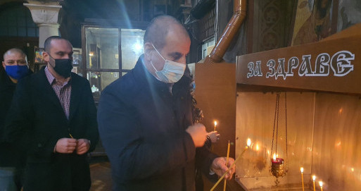 Цветан Цветанов спази традицията си, преди да даде своя вот, да посети Катедралния храм „Рождество Богородично“
