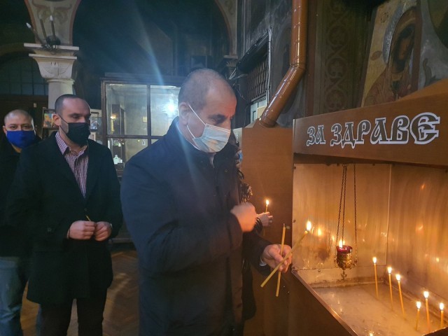 Цветан Цветанов спази традицията си, преди да даде своя вот, да посети Катедралния храм „Рождество Богородично“