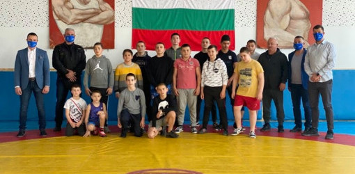 Дарение от Републиканци за България за борците от клуб „Олимпиец“
