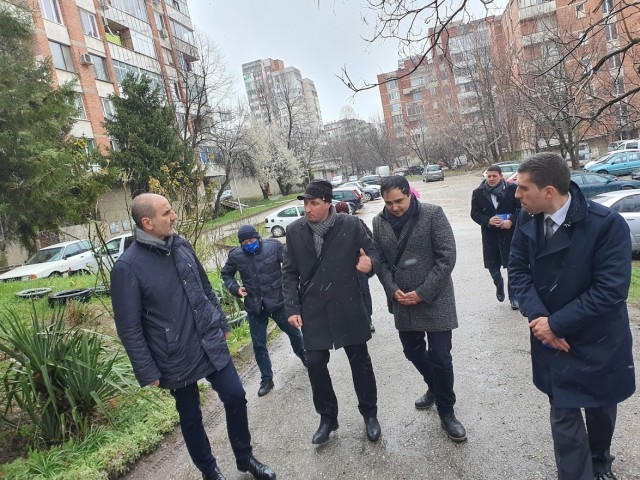 Републиканци за България във великотърновския кв. „Триъгълника“: За разлика от опонентите ни, ние не се занимаваме с други партии, стремим се да даваме решения