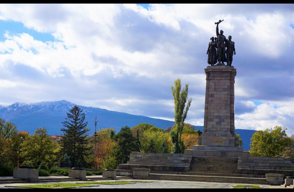 Цветан Цветанов: Крайно време е да бъде демонтиран Паметникът на Съветската армия в София