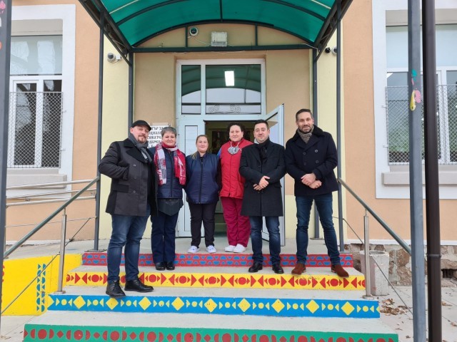 Републиканци за България - Бургас зарадва малки и големи в навечерието на Коледа