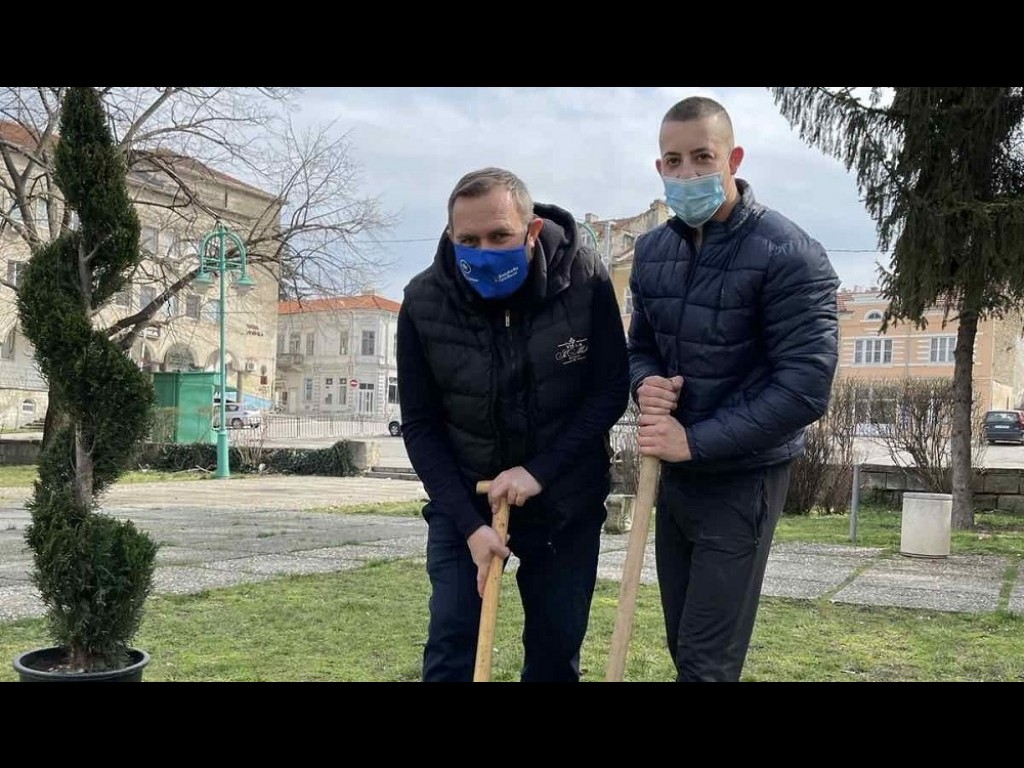 В Деня на гората Републиканци за България засадиха бъдеще в Шумен