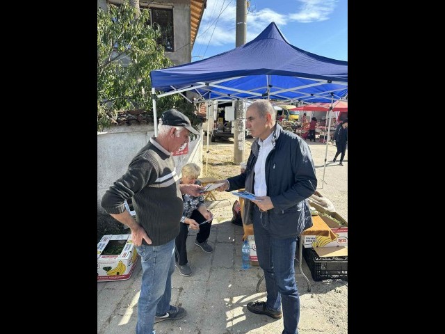 Цветан Цветанов посети пазара в Калофер и призова за подкрепа на КП „Свободни избиратели“ с №22