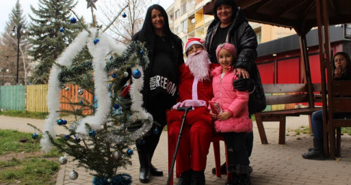 Републиканци за България от София област зарадваха малчугани за Коледните празници
