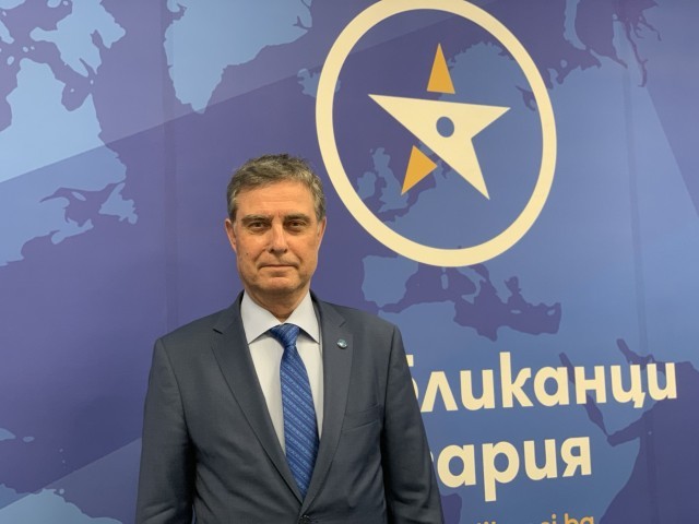 Ген. Съби Събев: Задължително България трябва да инвестира средства в нова военна техника