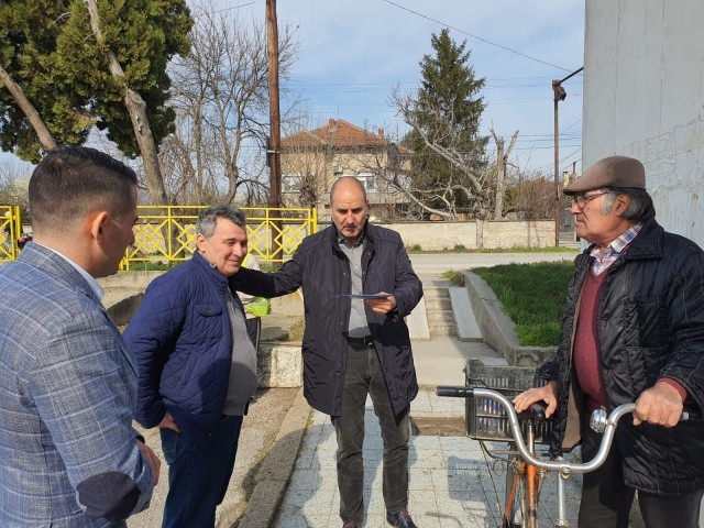 Жители на Полски Тръмбеш и Свищов към Цветанов: Няма работа, децата ни бягат, не искаме повече ГЕРБ да управлява, затова разчитаме на вас