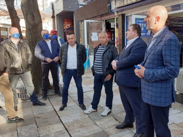 Цветан Цветанов и Павел Вълнев призоваха за висока избирателна активност в Търговище