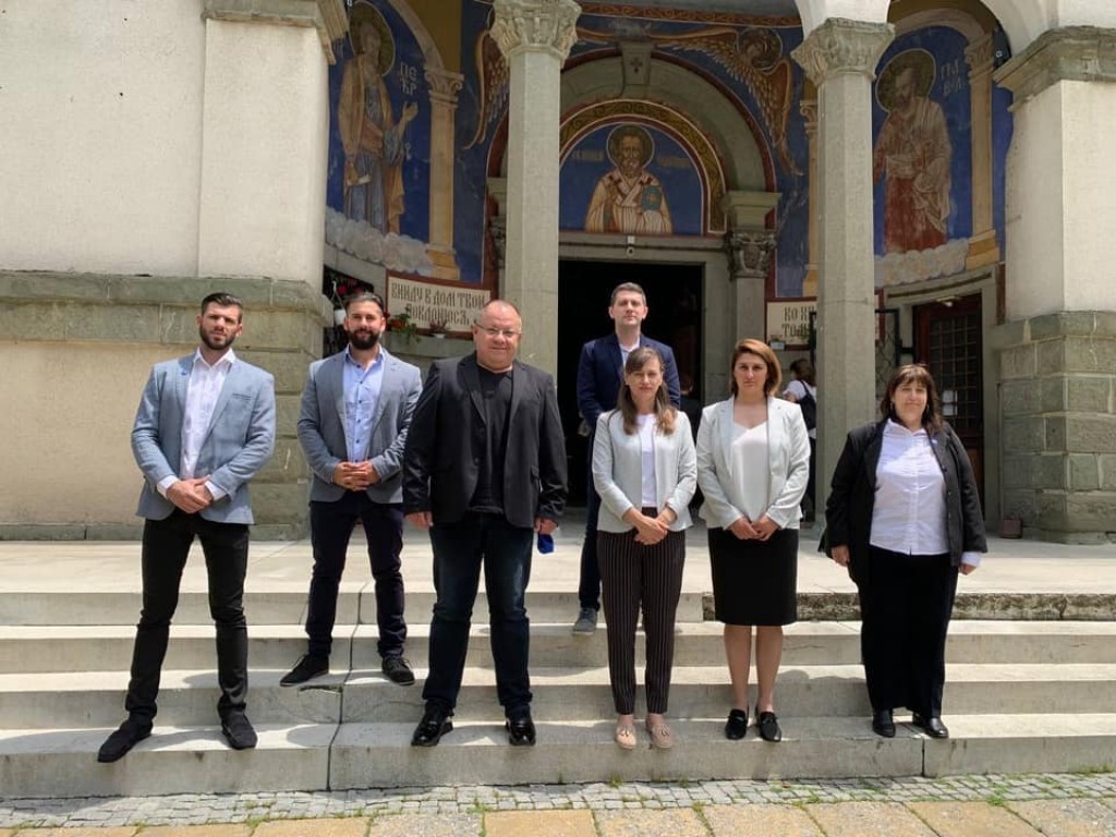 Републиканци за България в Ямбол дадоха старт на кампанията си от храма „Св. Николай Чудотворец“