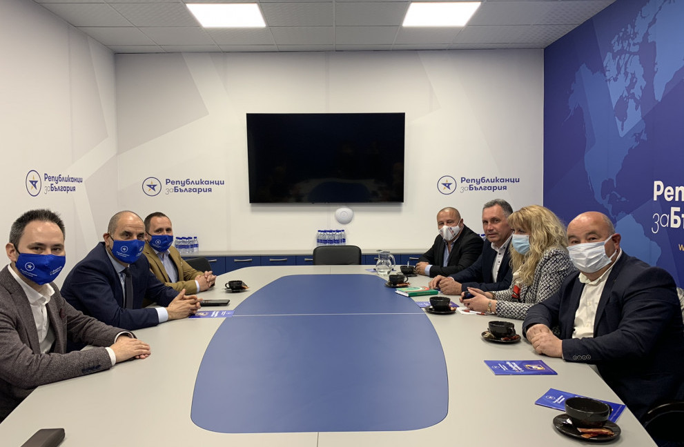 Цветанов проведе среща с Националното сдружение на кметове на кметства в Република България