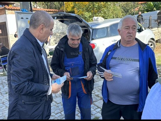 Цветан Цветанов посети пазара в Калофер и призова за подкрепа на КП „Свободни избиратели“ с №22
