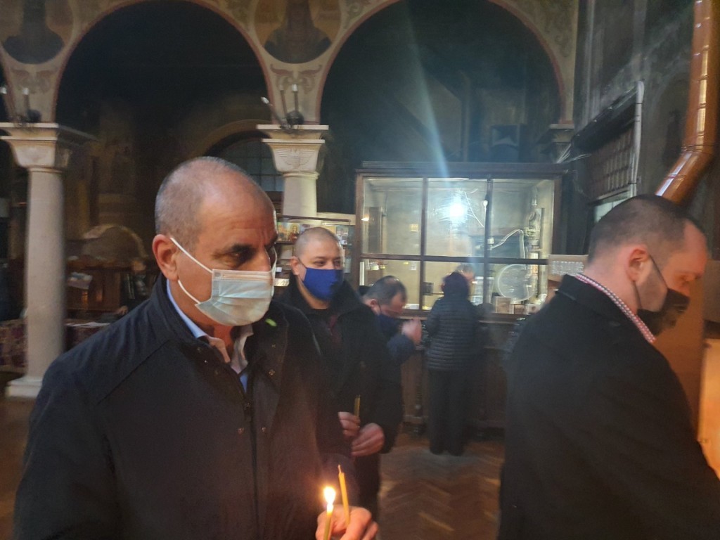 Цветан Цветанов спази традицията си, преди да даде своя вот, да посети Катедралния храм „Рождество Богородично“