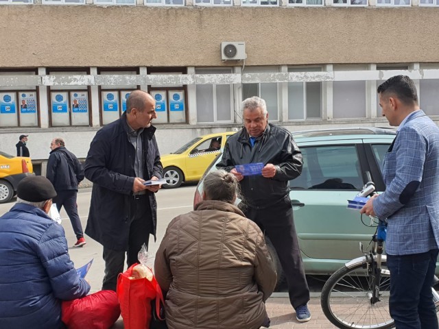 Жители на Полски Тръмбеш и Свищов към Цветанов: Няма работа, децата ни бягат, не искаме повече ГЕРБ да управлява, затова разчитаме на вас