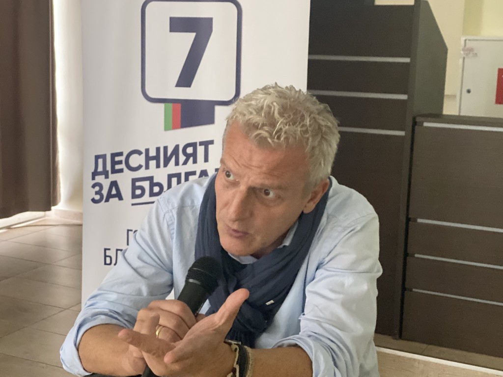 Петър Москов: Политиците сринаха авторитета на учителя