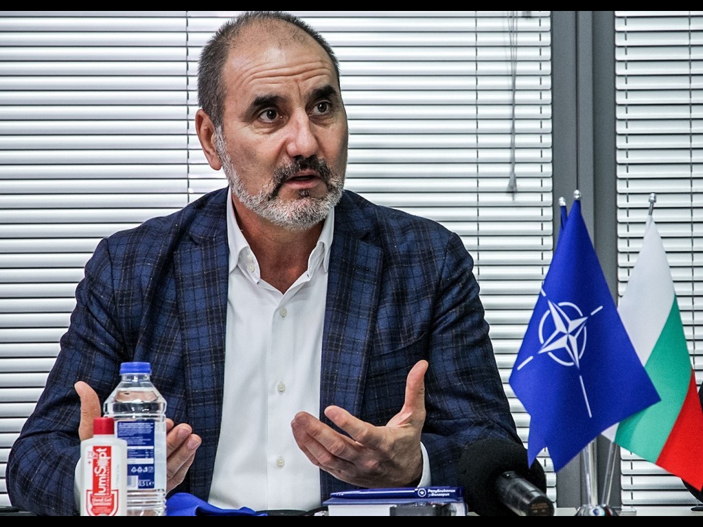 Цветан Цветанов: Ще се възползваме от разнобоя Димитров-Тотев