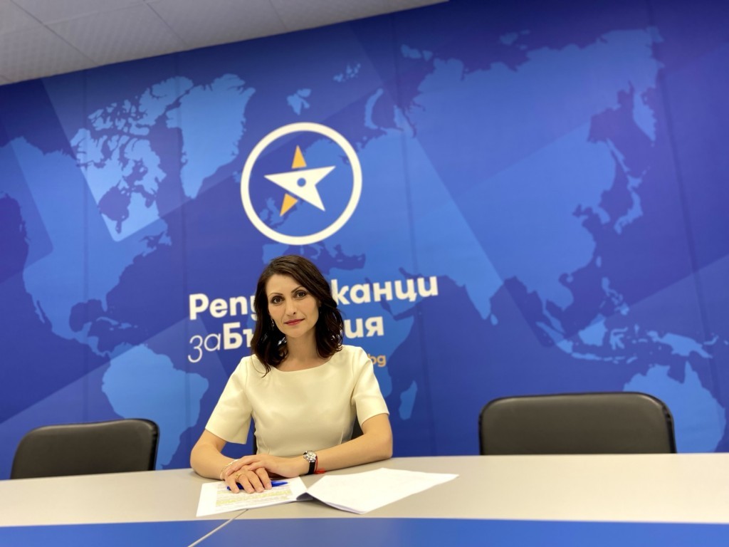 Водачът на 24 МИР София Теодора Димова с въпроси към кмета Фандъкова за детските градини