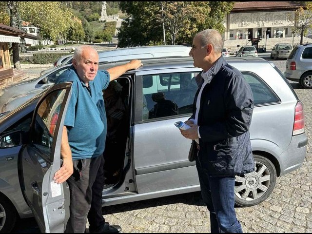 Цветан Цветанов посети пазара в Калофер и призова за подкрепа на КП „Свободни избиратели“ с №22